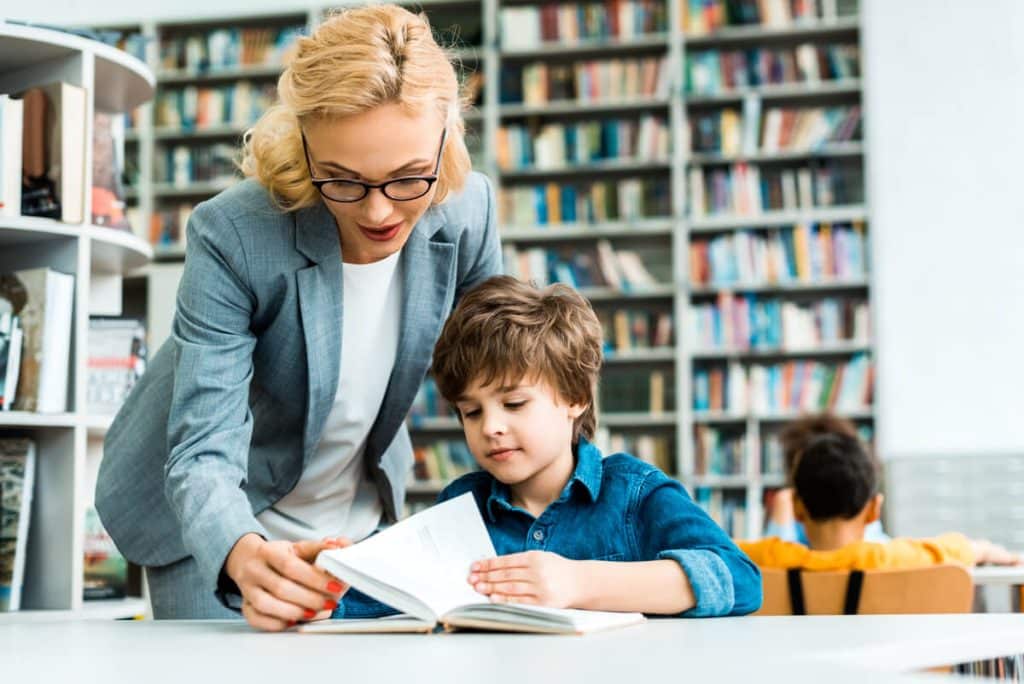 Por que es democratica la educación