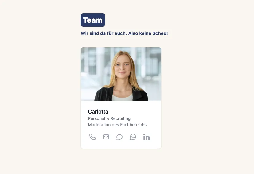 Porträt von Carlotta, Leitung Fachbereich Personal & Recruiting