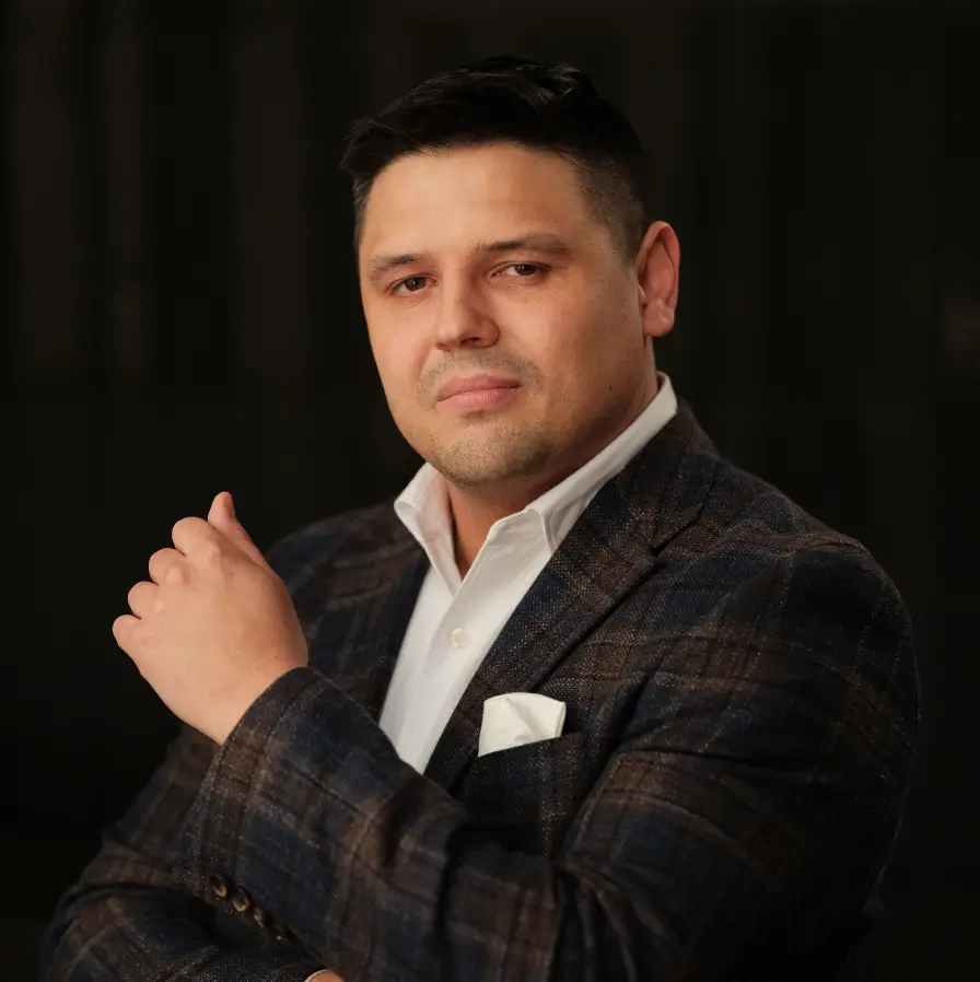 Piotr KĘSEK UCUBER