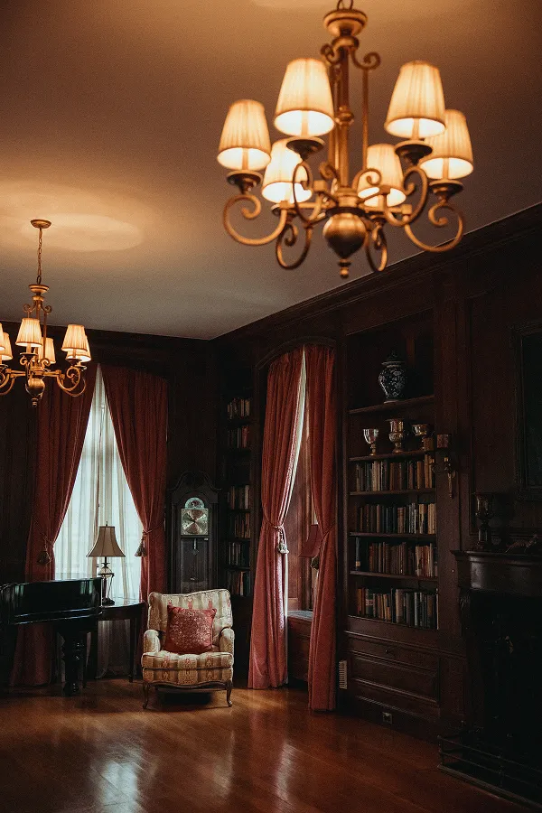 The library at Wainwright House.