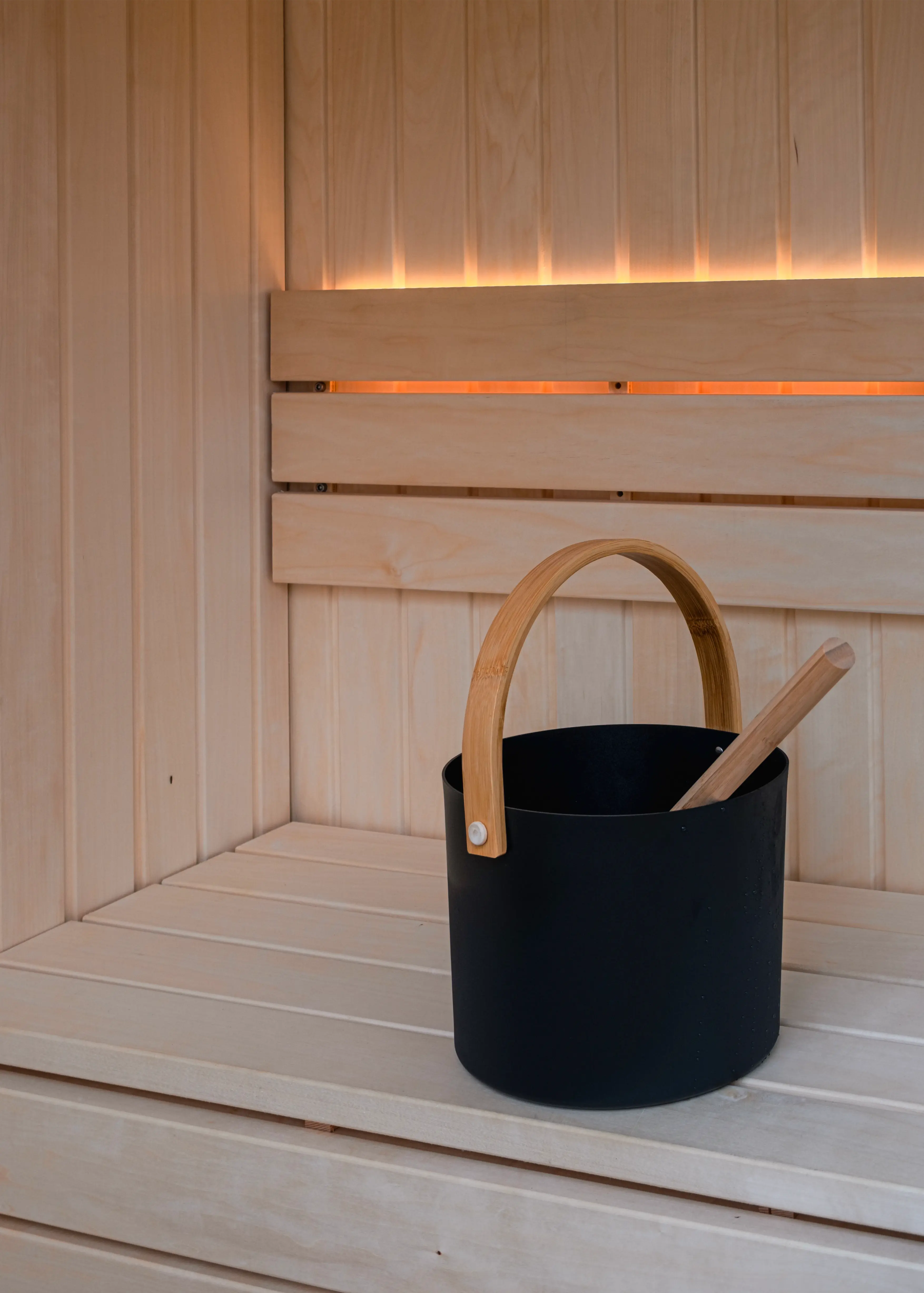 hoc Signature 2-person sauna and cold plunge