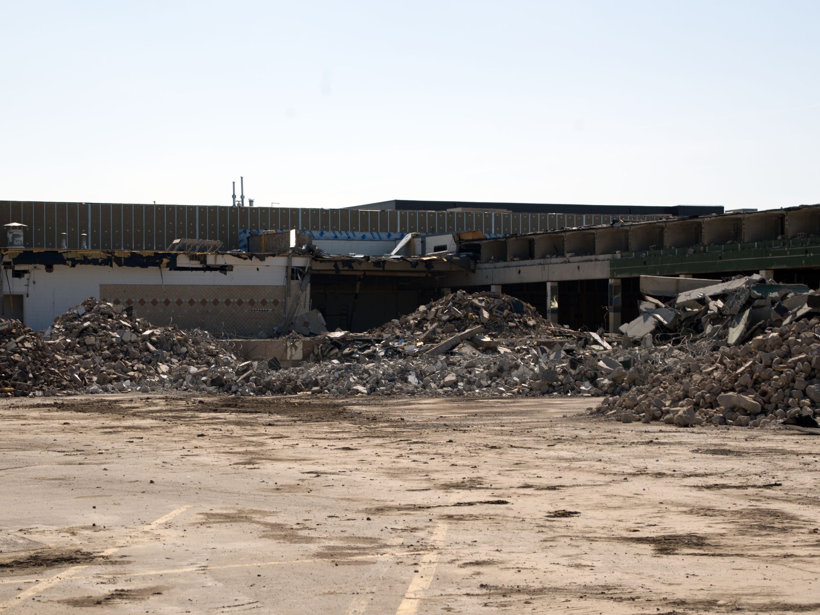 Sorted rubble on the slab