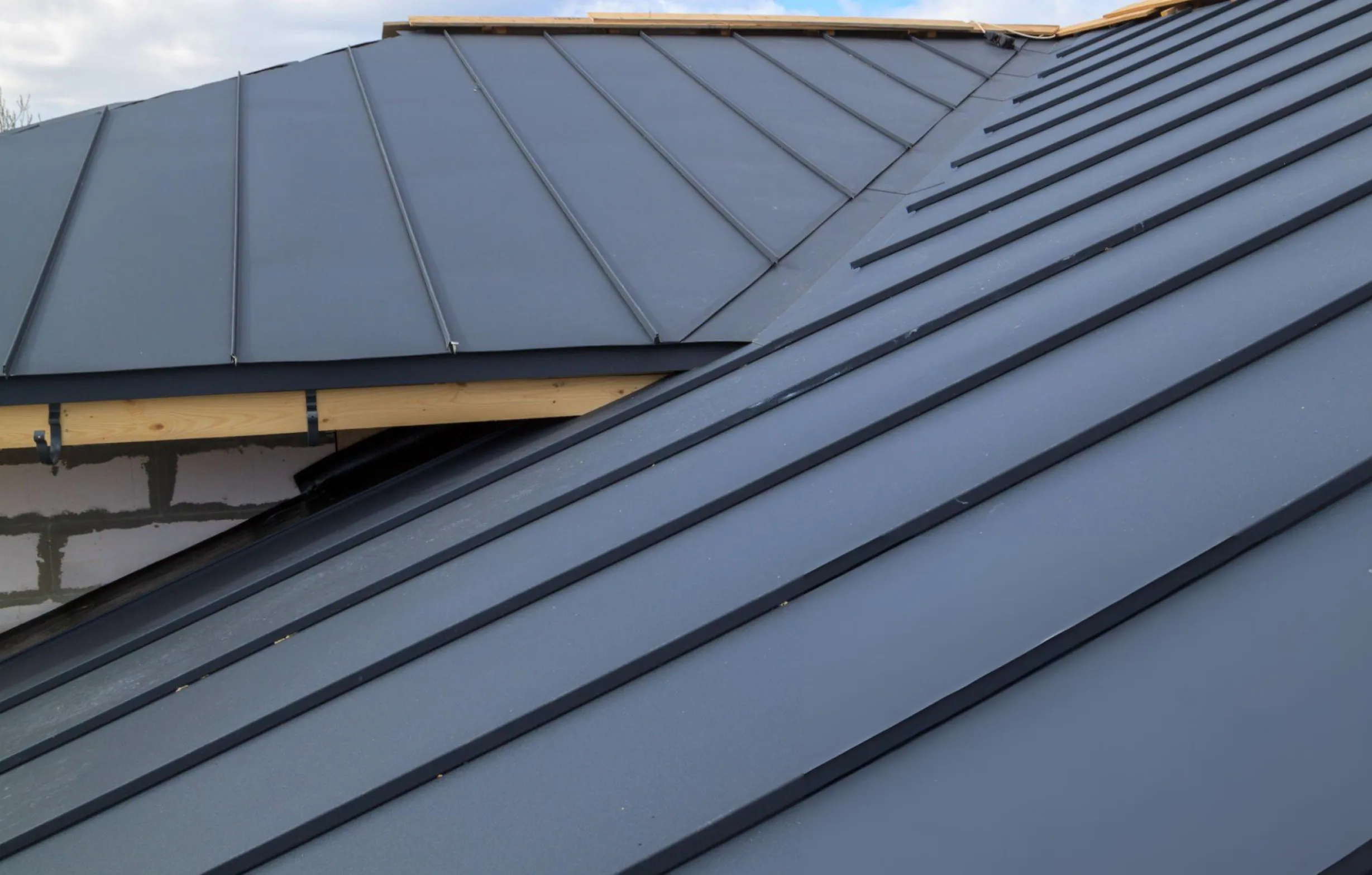 Commercial metal roofing services in Dallas, TX.