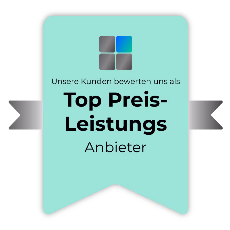 Bandschleifen-Badge mit blau-grauem Logo, deutscher Text „Top Preis-Leistungs-Anbieter“.