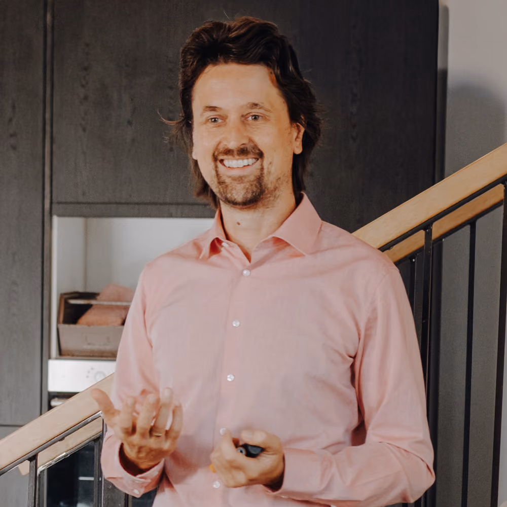 Dominik Frisch - Experte für strategische Entwicklung und kulturellen Wandel