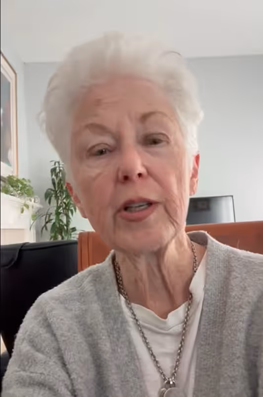 Caroline D. sharing Decentralized Masters testimonial