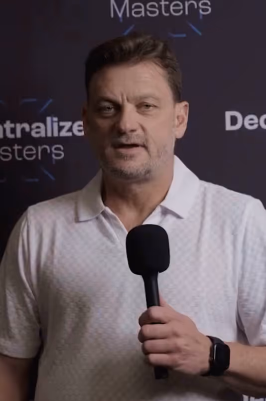 Alex S. sharing Decentralized Masters testimonial