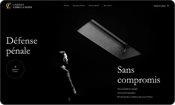 Black and white photo of a man looking up towards a skylight with French text about uncompromising criminal defense.