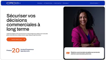 Smiling woman in a magenta blazer with folded arms next to French text about securing long-term business decisions.