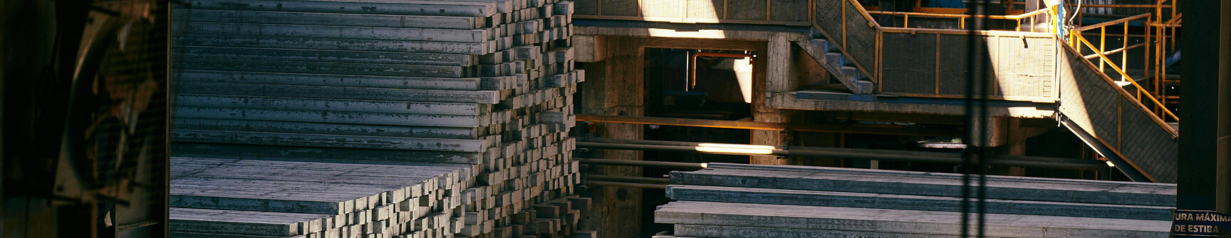 [PLACEHOLDER - warehouse/stockyard photo needed] B&S Aircraft Alloys strategic US locations