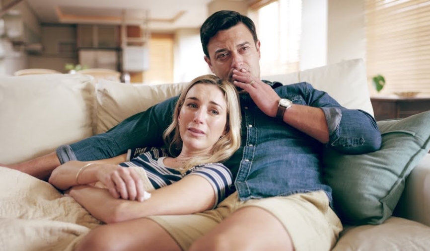 Pareja viendo una película emotiva | Mejores comedias románticas