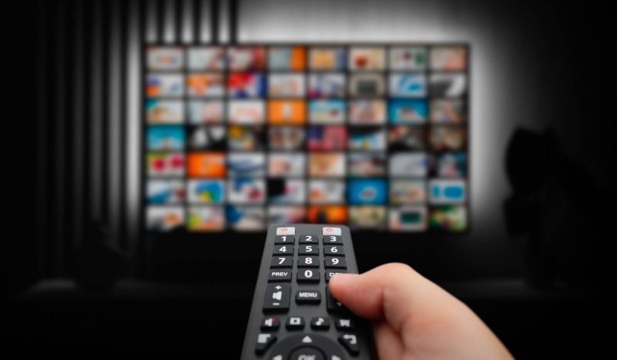 TV borrosa y control remoto | Freemium frente a premium