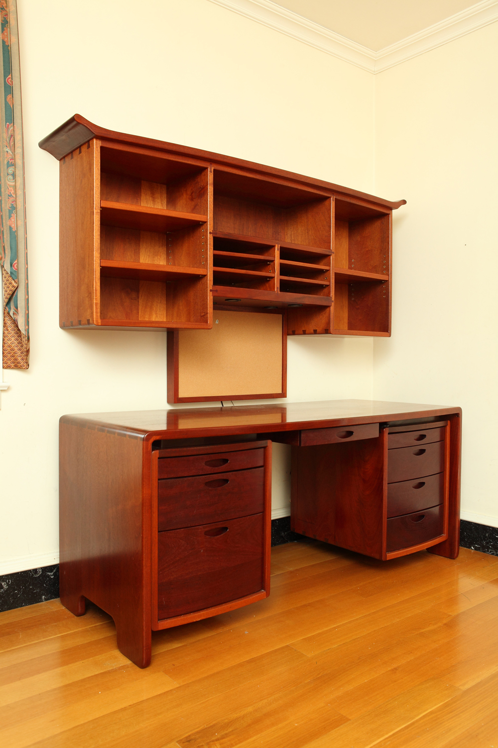 Mahagony Desk