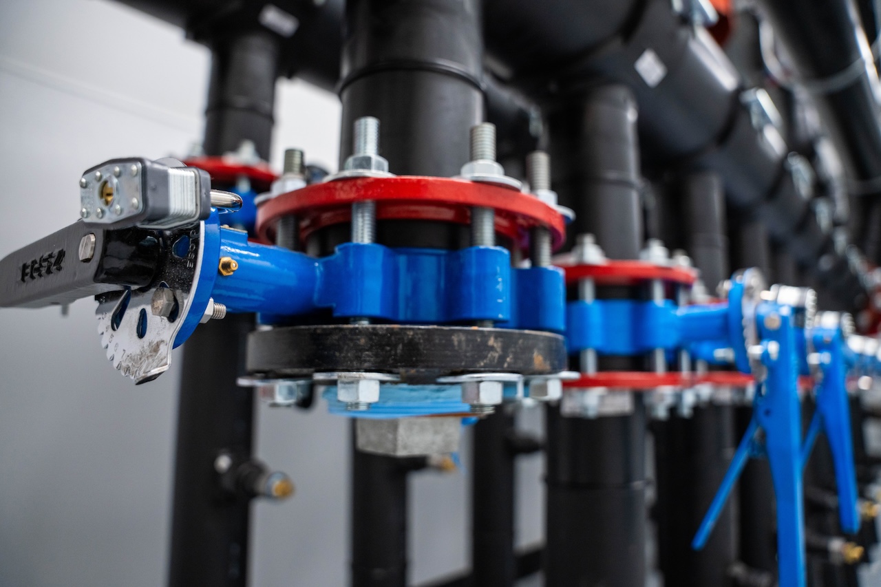 What Are Two Advantages of Geothermal Energy?
