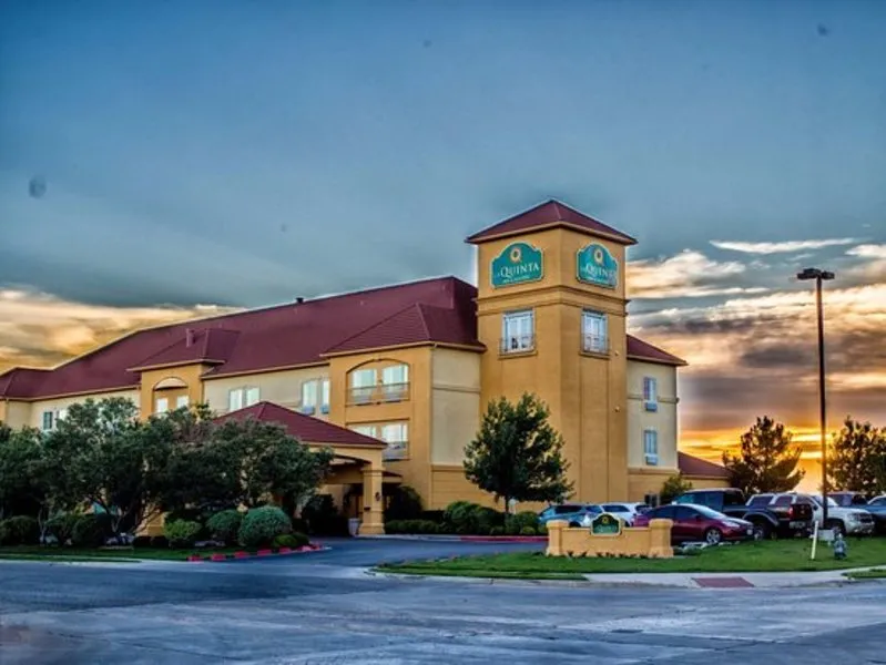 La Quinta Inn & Suites by Wyndham Lubbock North