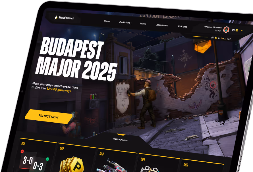 Skin.Club CS2 skins guide webpage displaying various weapon skins and knife designs including Doppler, Ultraviolet, Marble Fade, Freehand, and Damascus Steel.