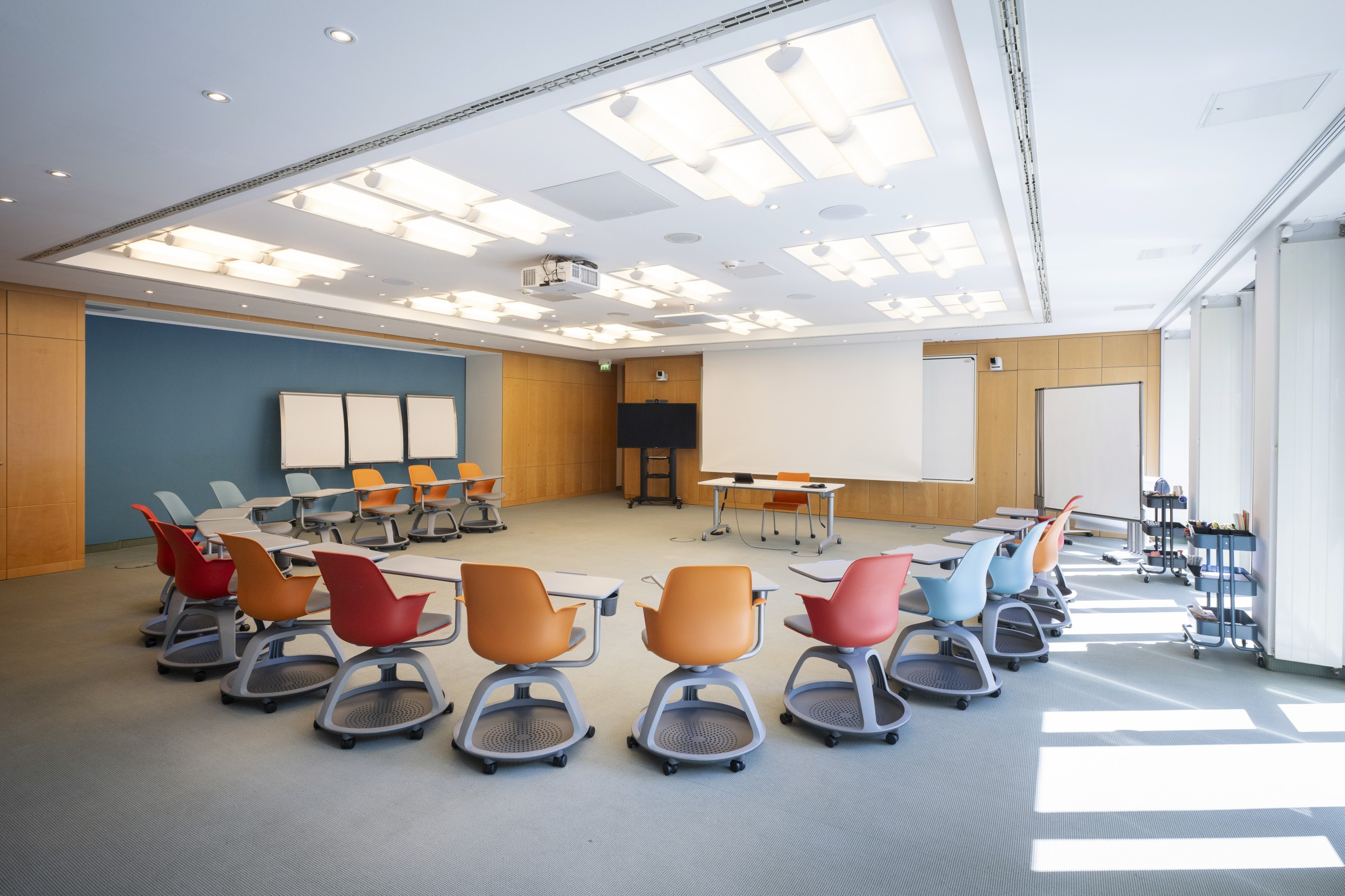 Aletta Haniel Forum Duisburg Raum Unternehmerin Tagungsraum mit moderner Videokonferenztechnik
