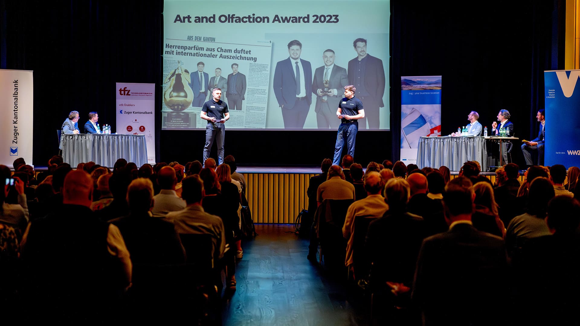 Lino Bottani Bühne Zuger Jungunternehmer Preis 2024