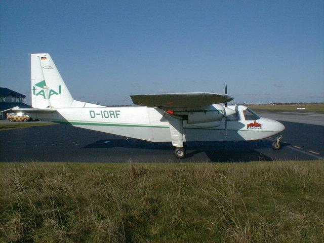 Britten-Norman Islander D-IORF der Helgoland Airlines mit IAAI-Logo am Seitenleitwerk