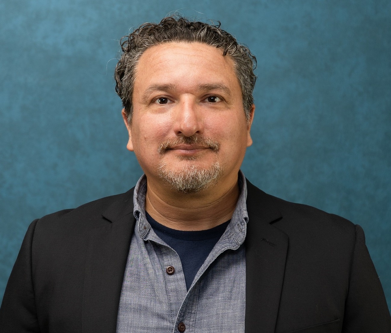 Roberto E. Barrios 