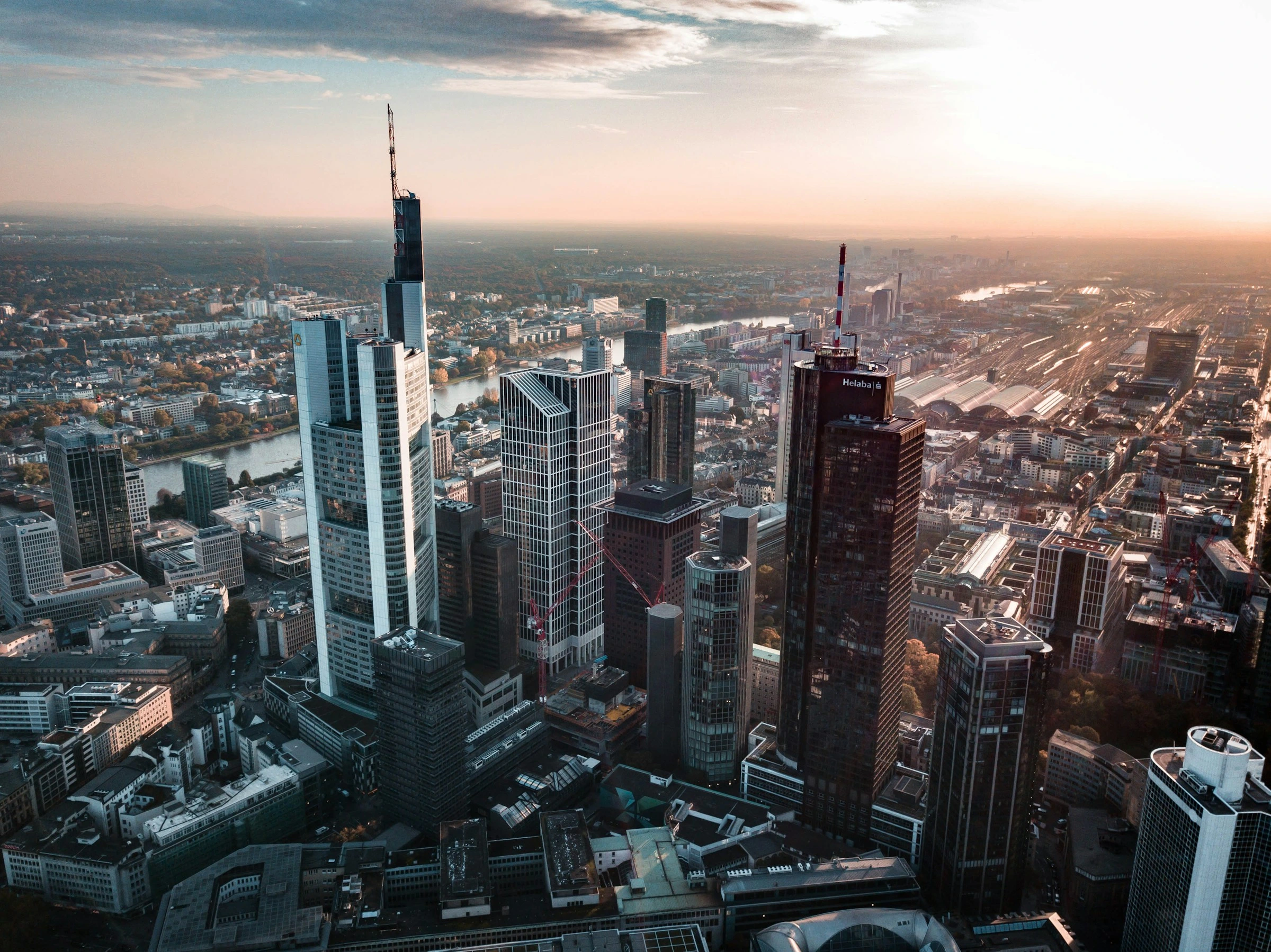 Skyline von Frankfurt – ausgezeichnet für bürgernahe Verwaltung und moderne Kommunikation