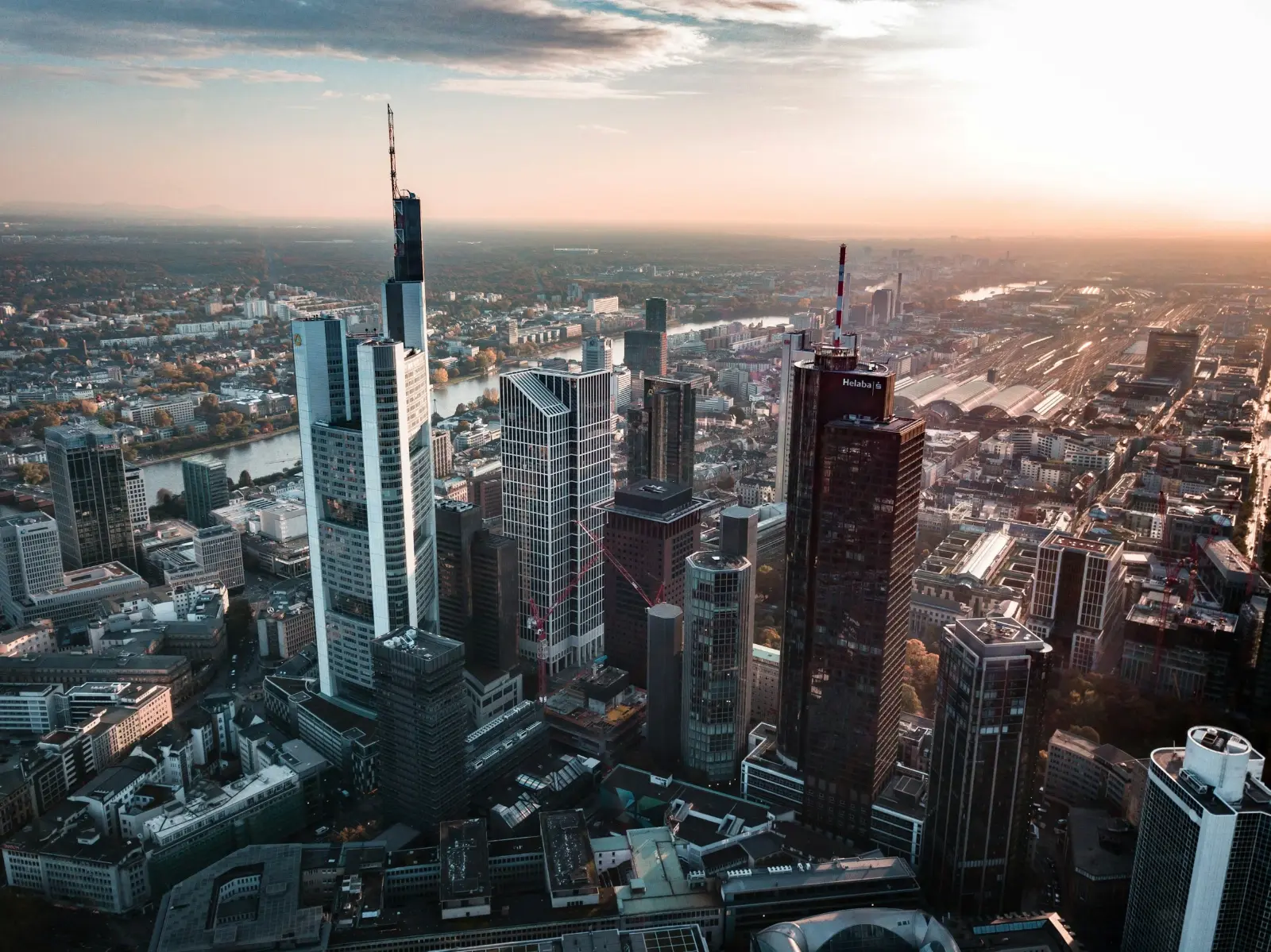 Skyline von Frankfurt – ausgezeichnet für bürgernahe Verwaltung und moderne Kommunikation