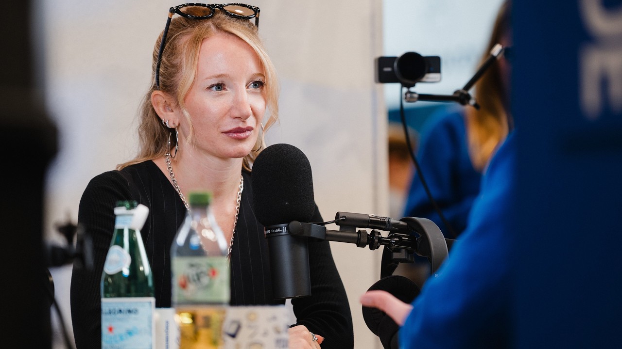 Laura Elena Strack im Ehrenbehörde-Podcast