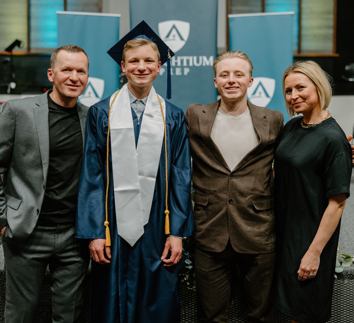 Graduation Student with Parents