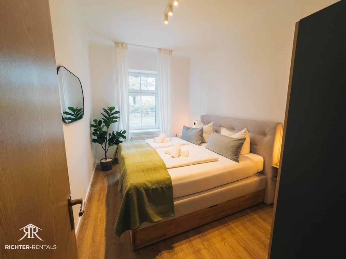 Schlafzimmer - King-Size-Doppelbett 180x200