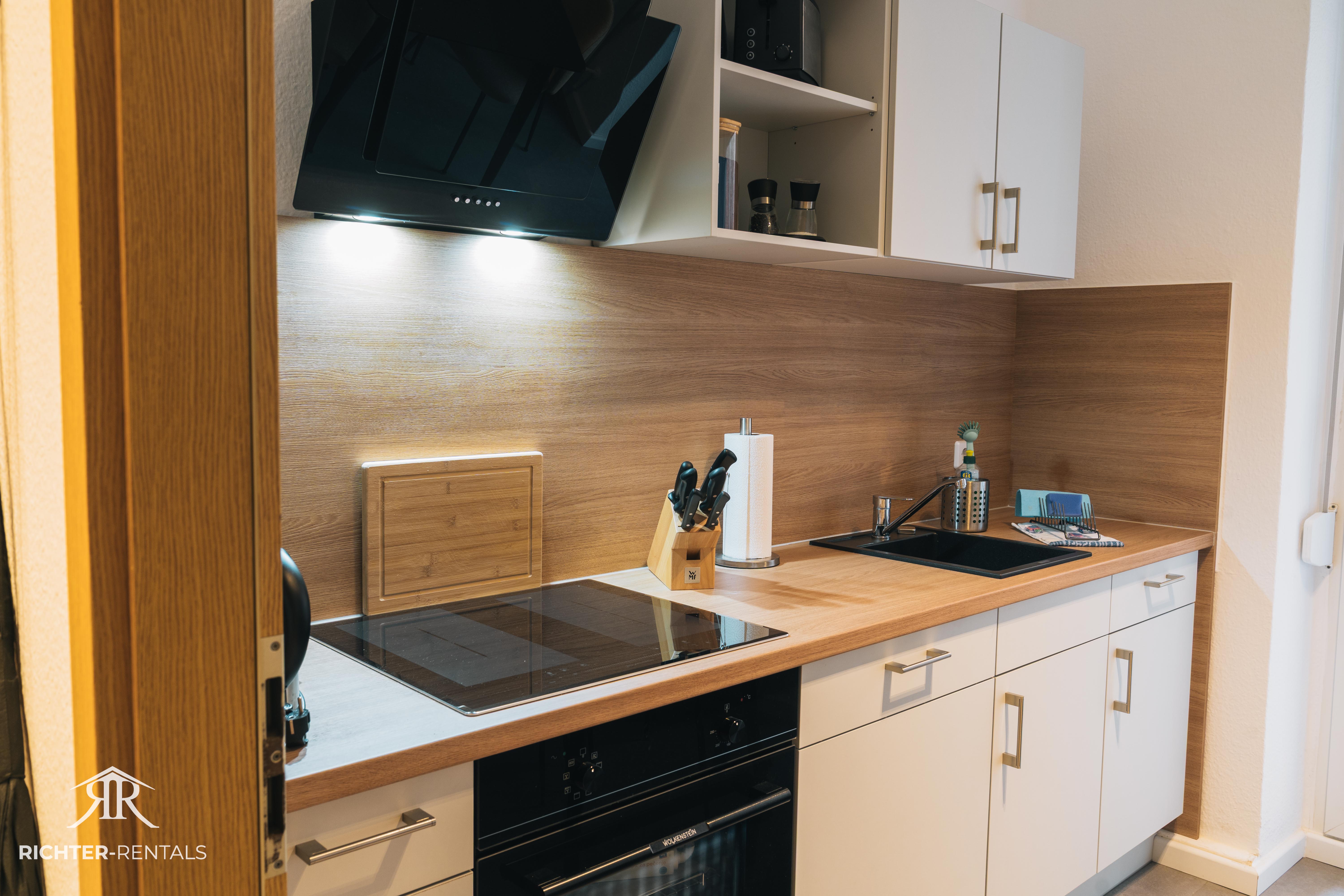 Großzügige Arbeitsfläche für gemeinsames Kochen