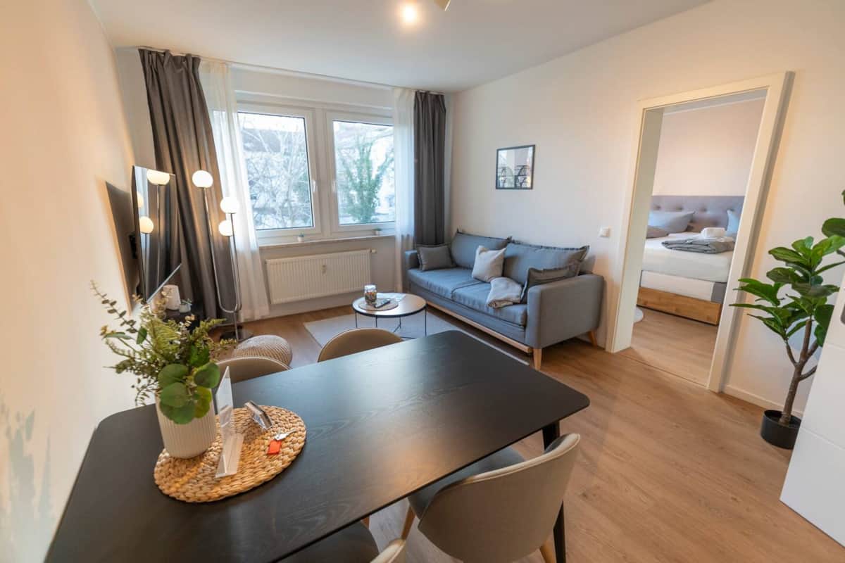 Wohnzimmer mit Essbereich