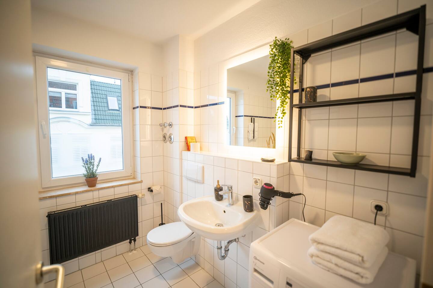 Bathroom with window and lots of daylight