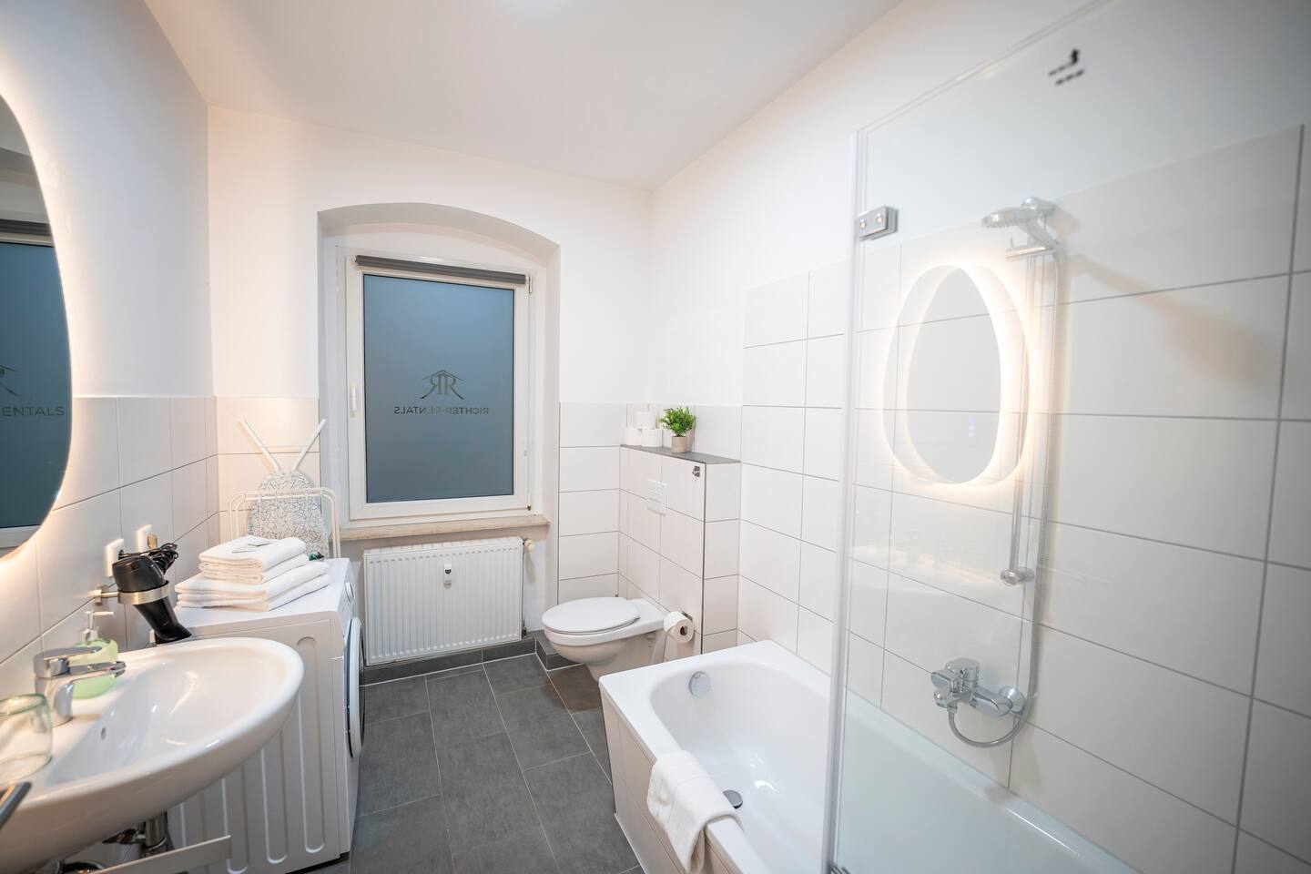 Modern bathroom with bathtub