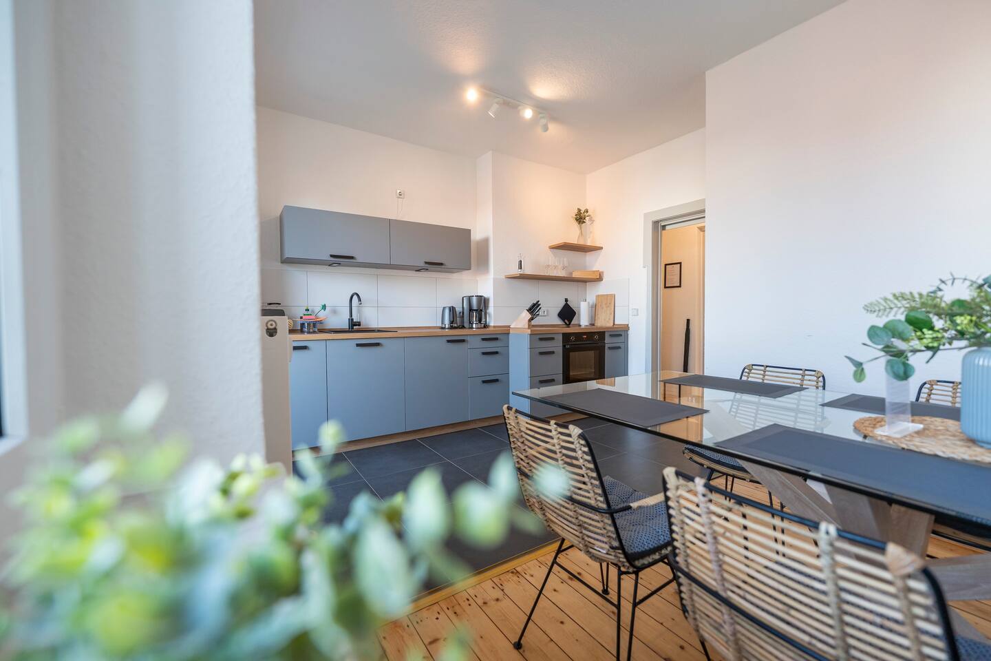 Modern, fully equipped kitchen