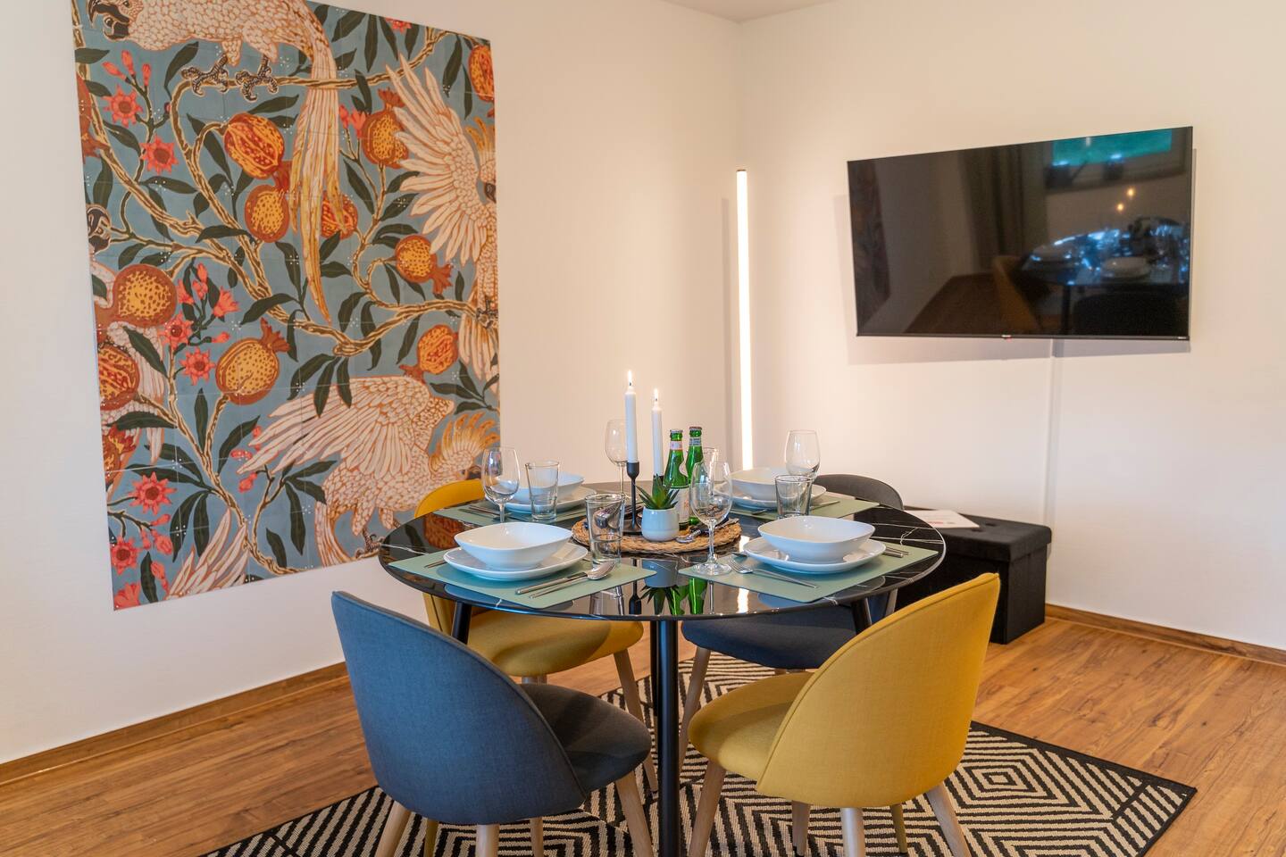 Dining area, 55-inch TV