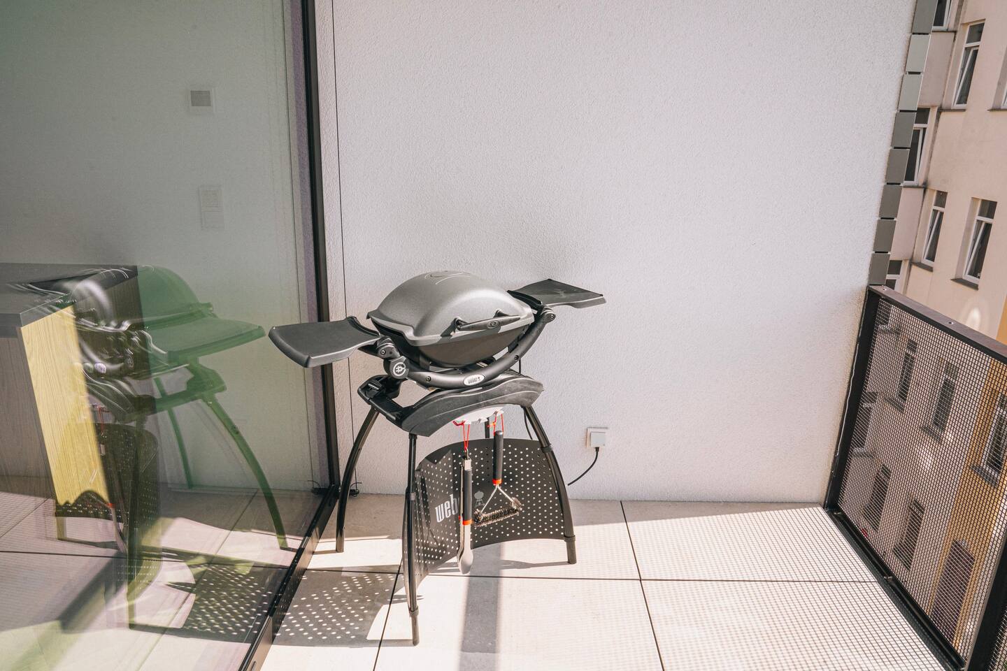 An electric grill for lovely evenings outdoors