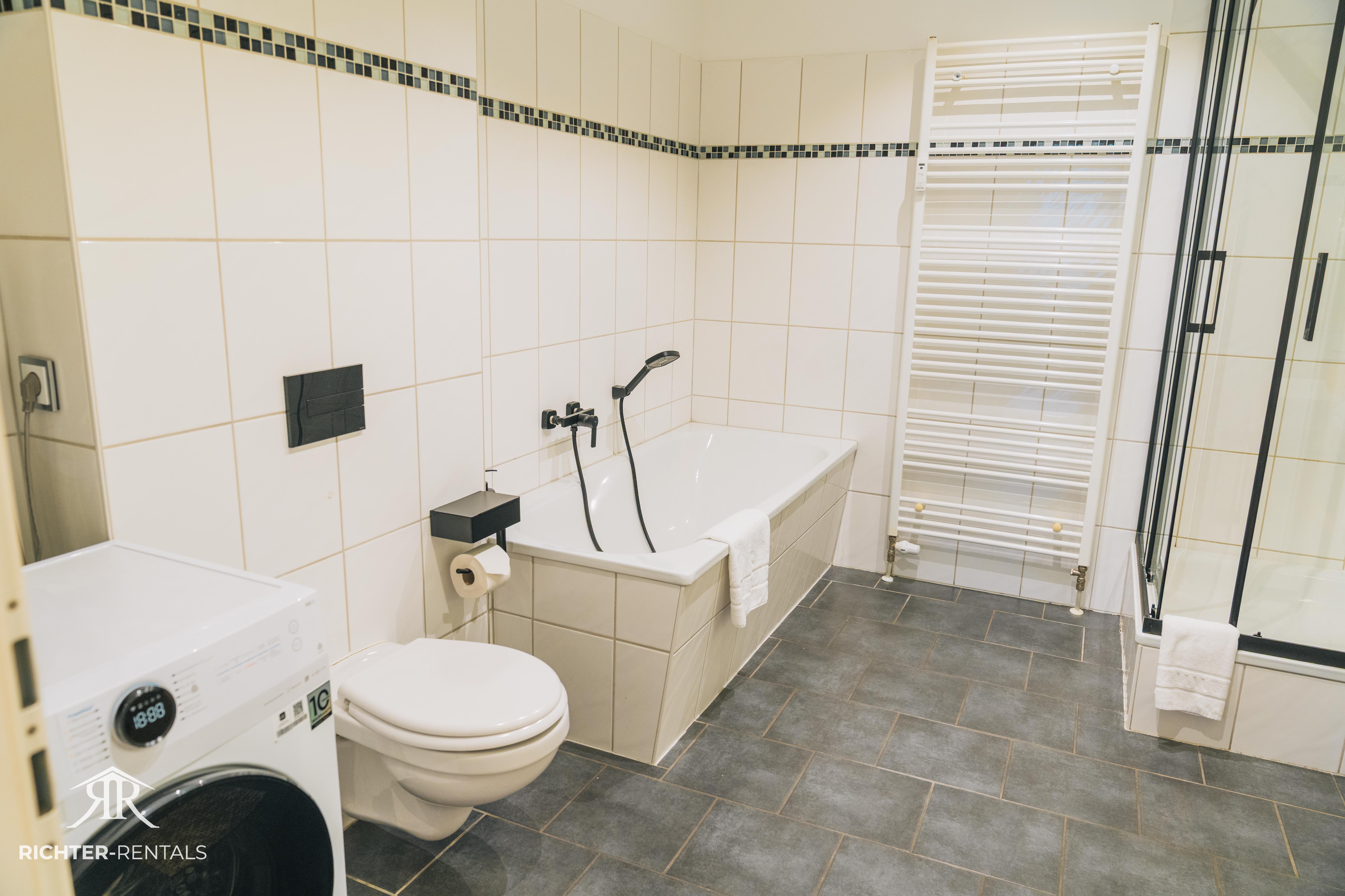 Large bathroom with shower & bathtub