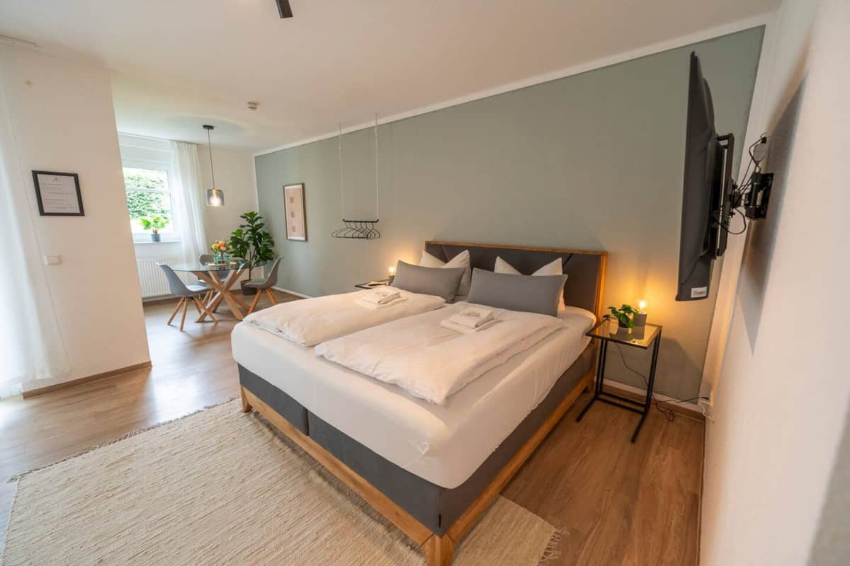 Cozy king-size double bed 180x200