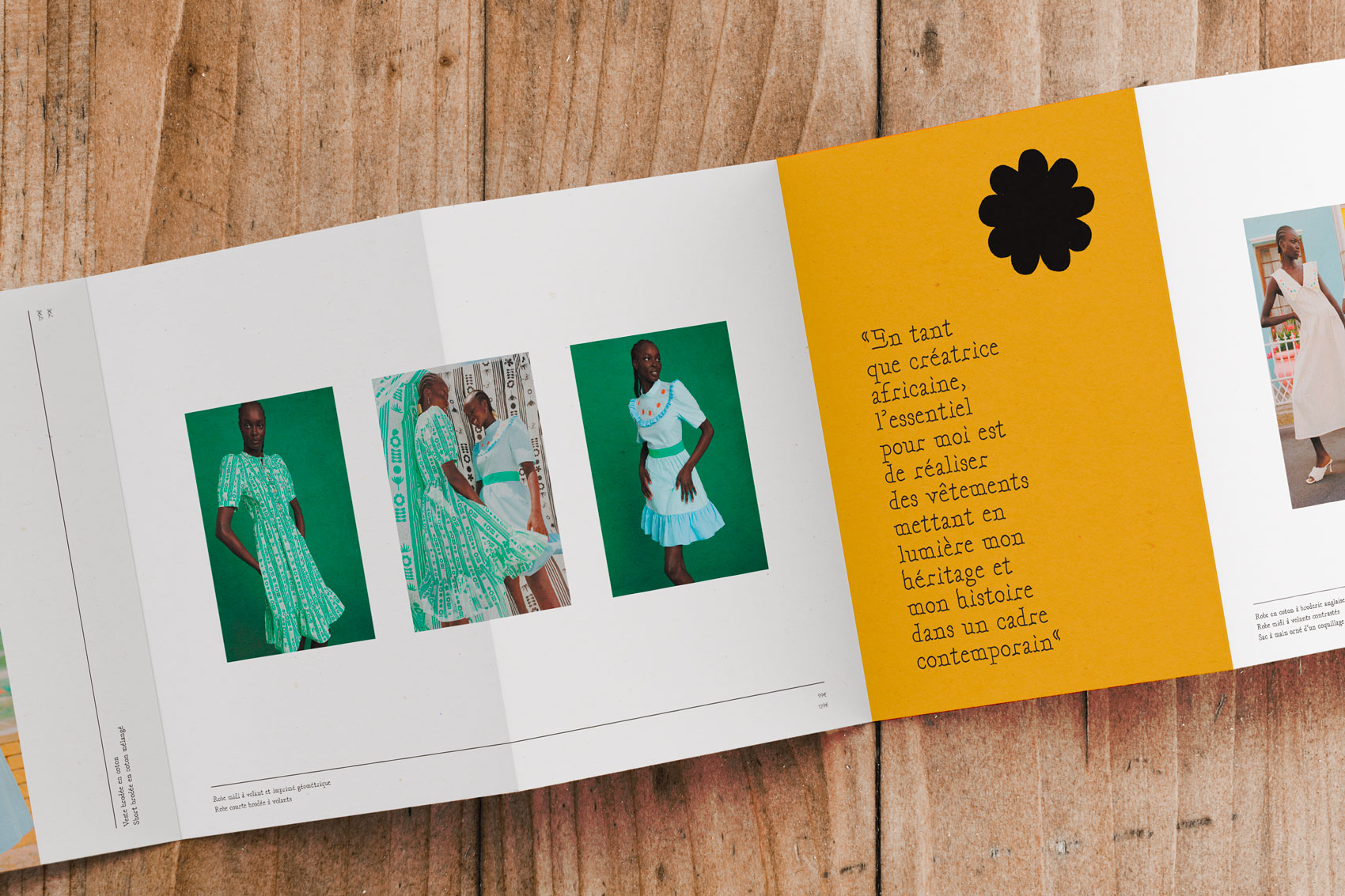 Page d'un catalogue de mode avec photos de femmes portant des robes colorées sur fond vert et citation sur un fond jaune.