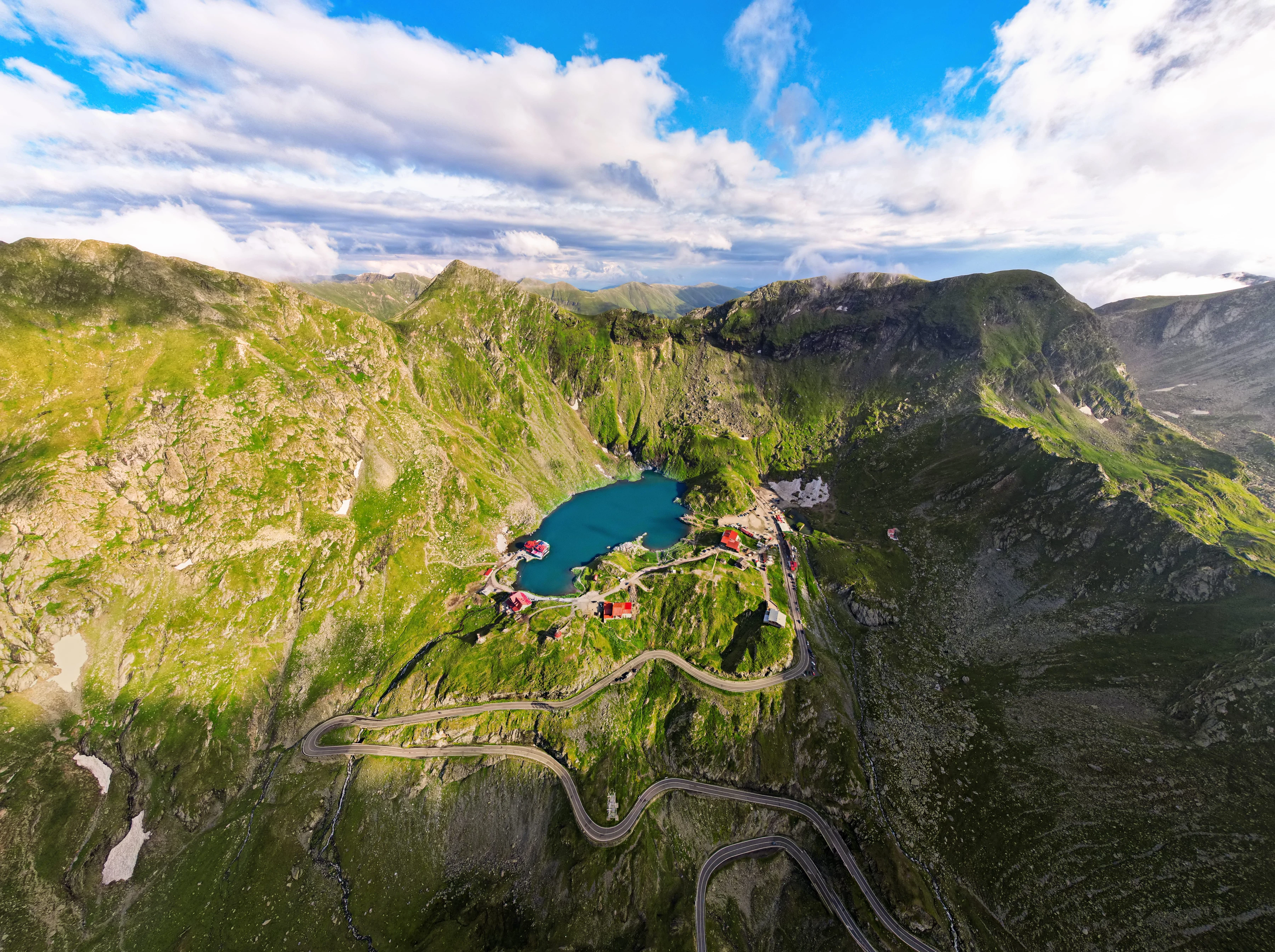 Vedere aeriană largă Transfăgărășan
