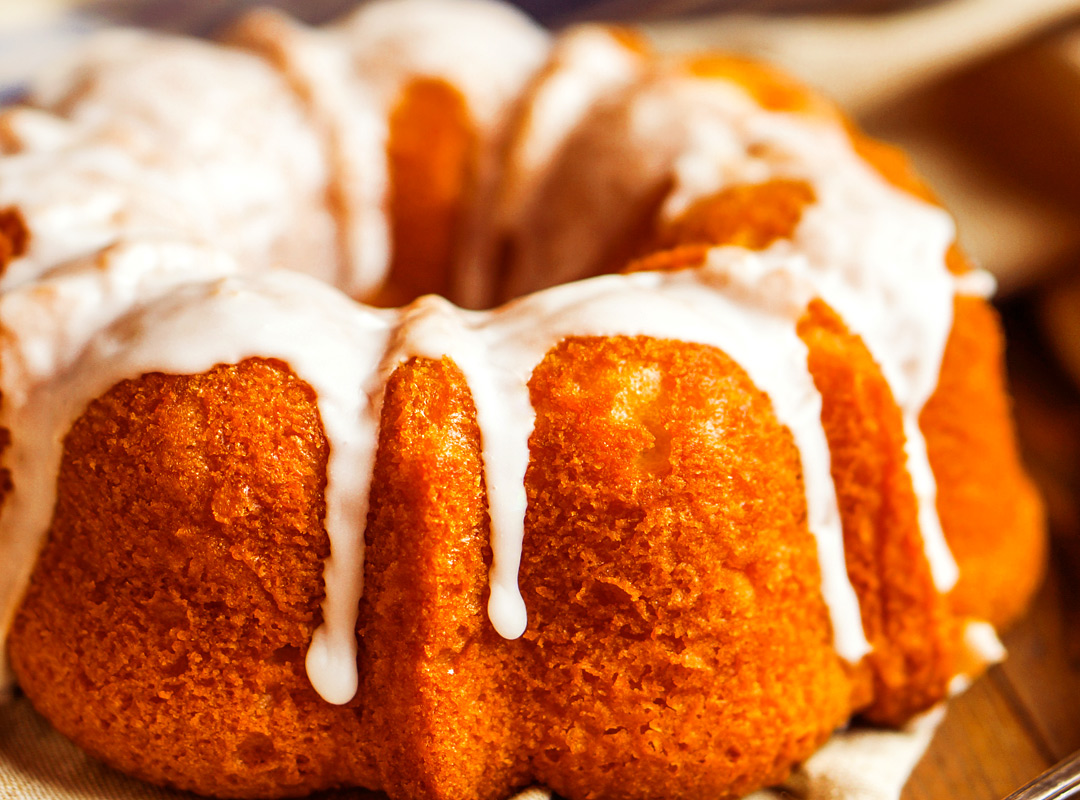 Cinnamon Apple Cider Cake