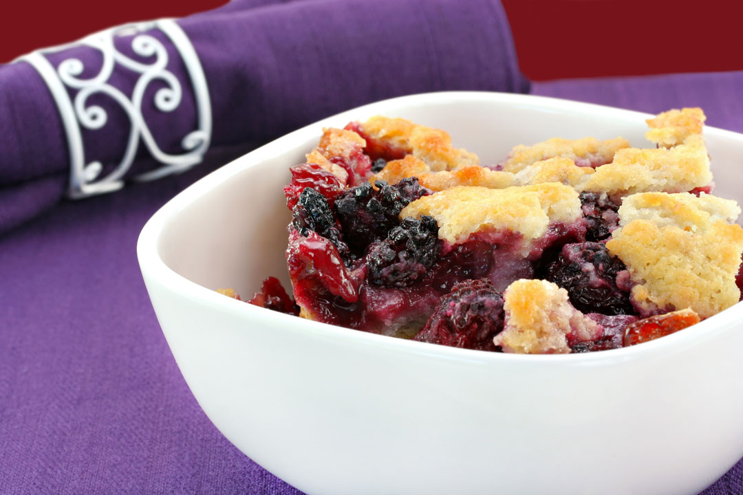 Fresh Blackberry Cobbler Cake