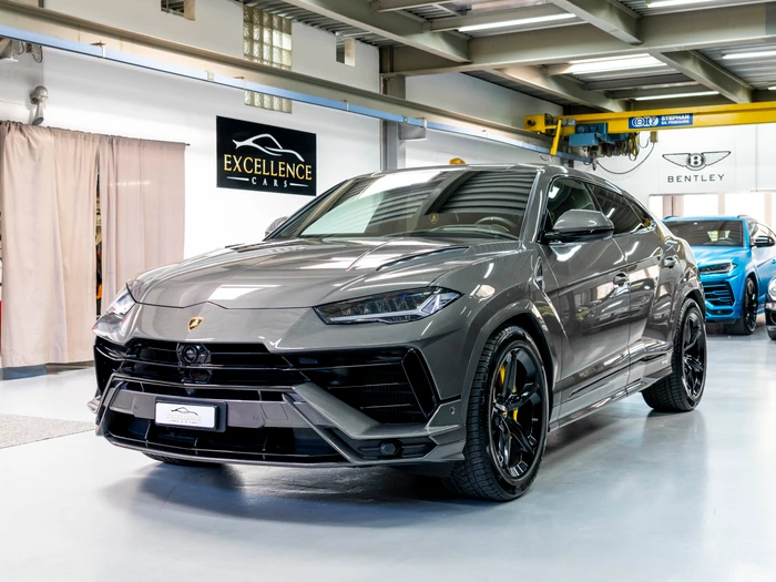 Lamborghini Urus S grise chez Excellence Cars
