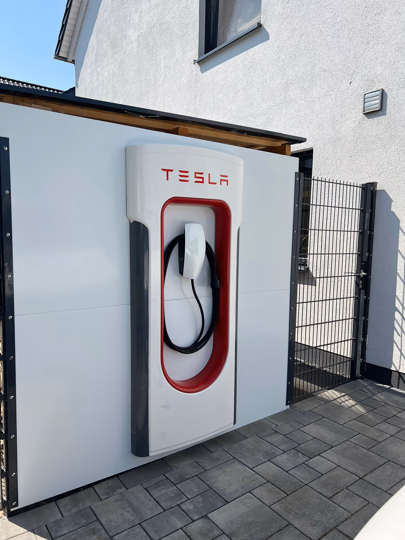 Tesla Wallbox 