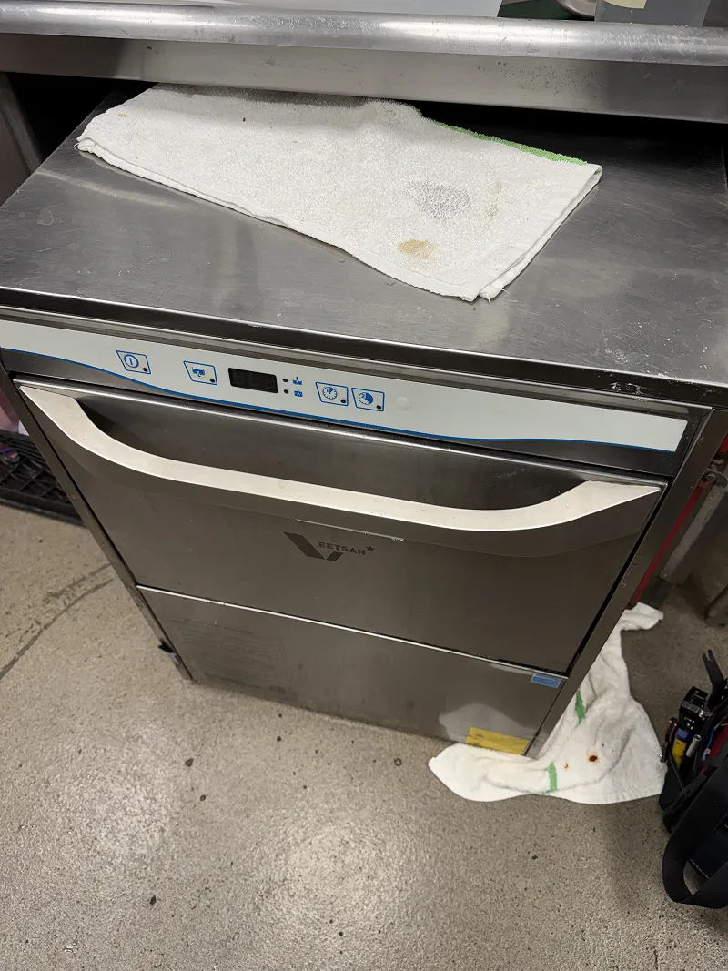 Vetsan undercounter commercial dishwasher