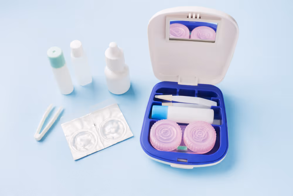 Disposable Contact Lenses. Travel kit for contact lenses.
