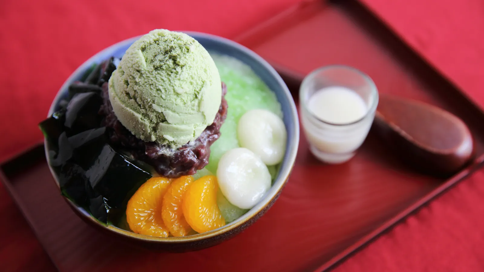 A uji-kintoki matcha kakigori with matcha ice cream and azuki, for the matcha kakigori guide