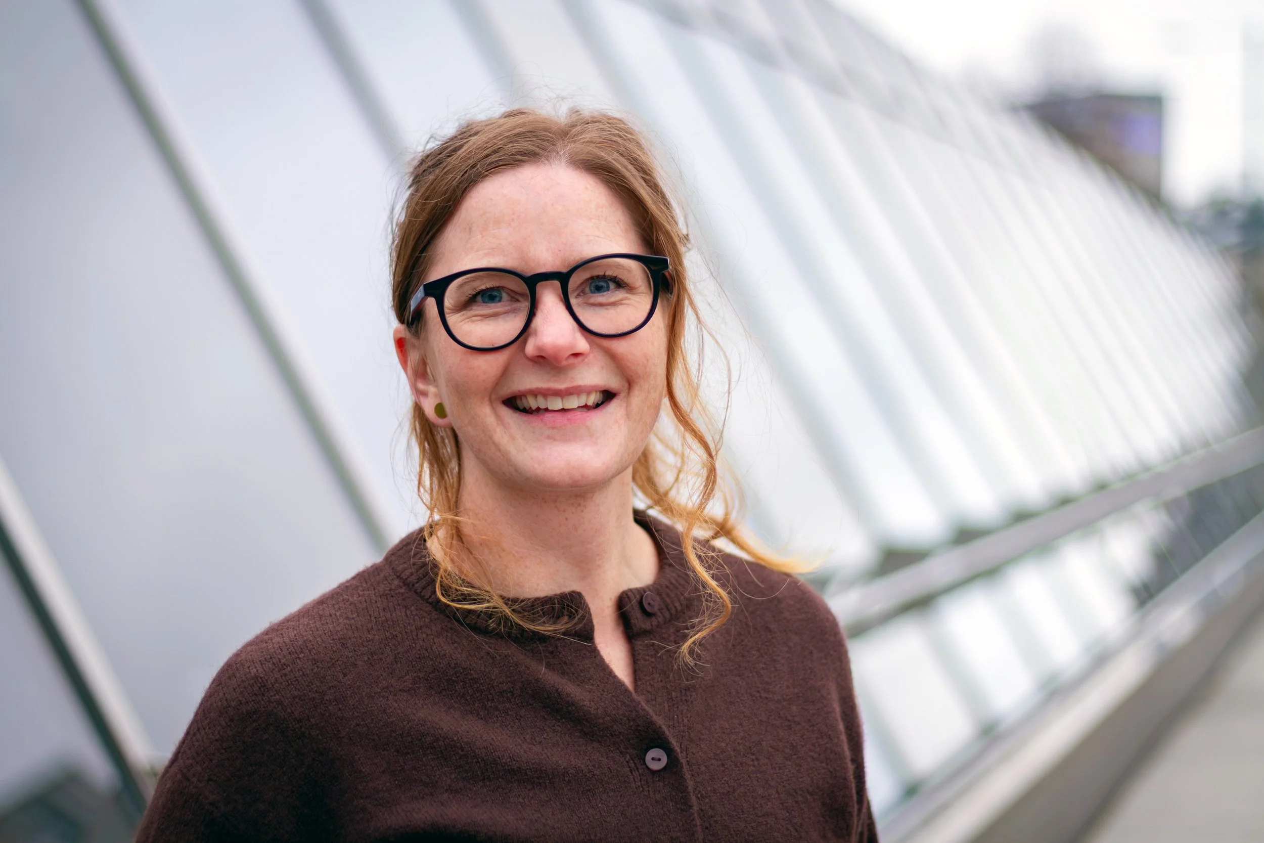 Marion Kilde har bred ledererfaring fra kommunal sektor med ansvar for store tjenesteområder innen helse, omsorg og forebygging.