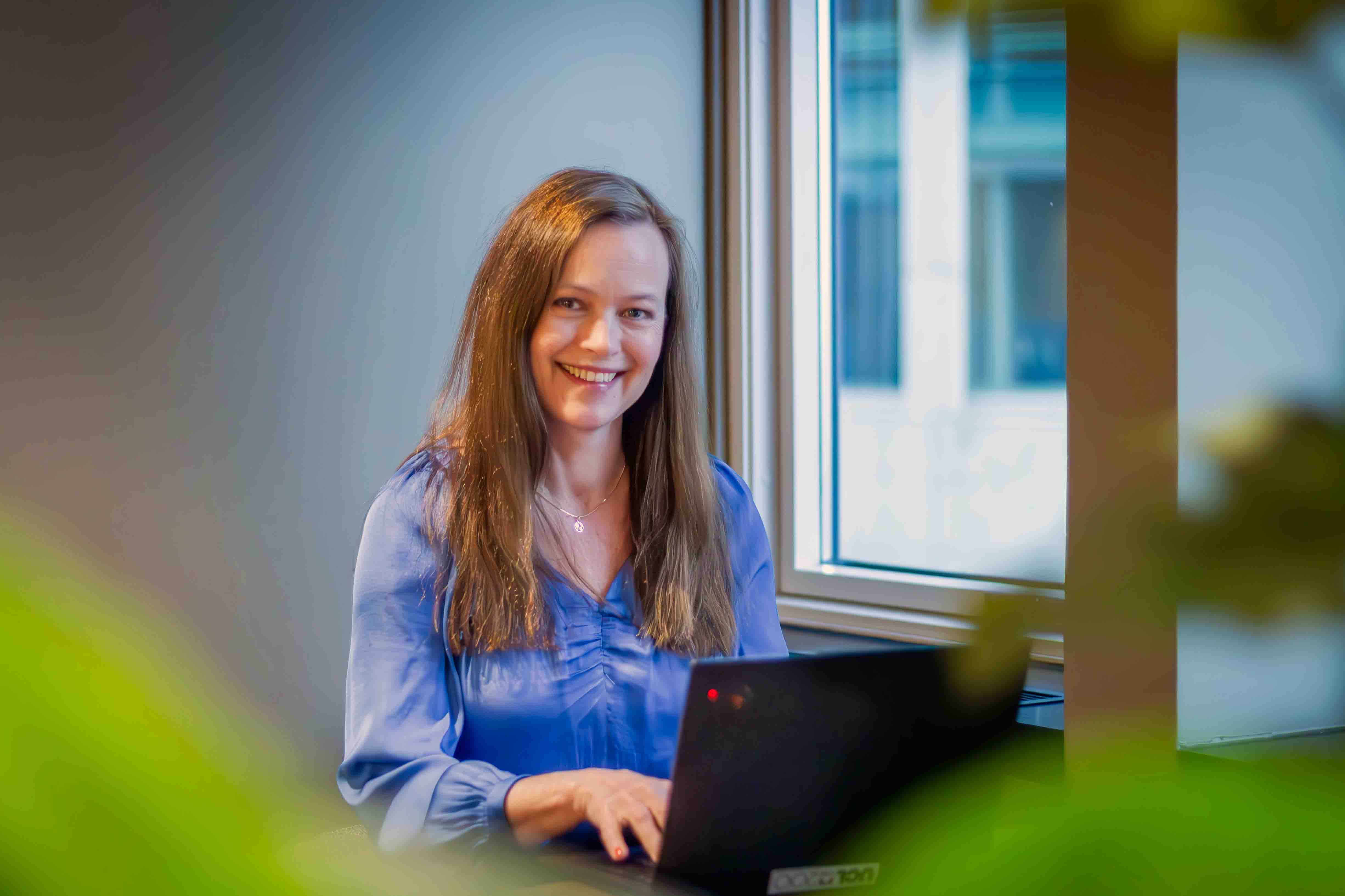 Ingelin Burkeland er seniorrådgiver i KSK og PhD-stipendiat, og brenner for elevmedvirkning i norsk skole.