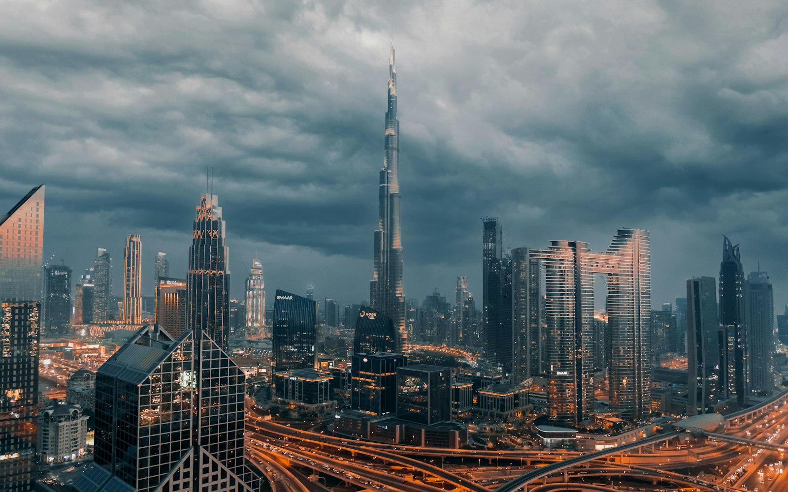 10 Reasons Why You Should Invest in Dubai Properties